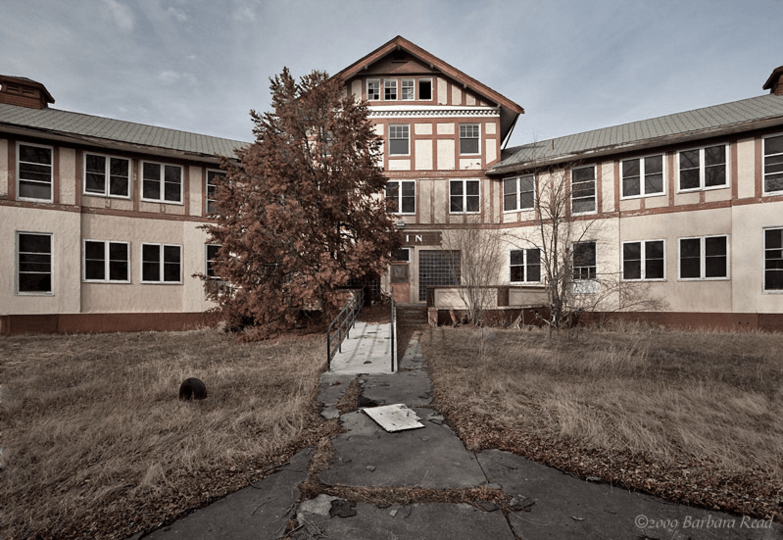 13+ Most Haunted Hospitals and Asylums in the World - Nurseslabs