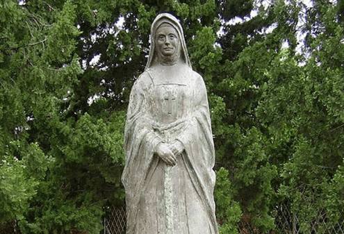 Statue of Henrietta Stockdale at St Cyprian’s Cathedral via www.kimberley.co.za